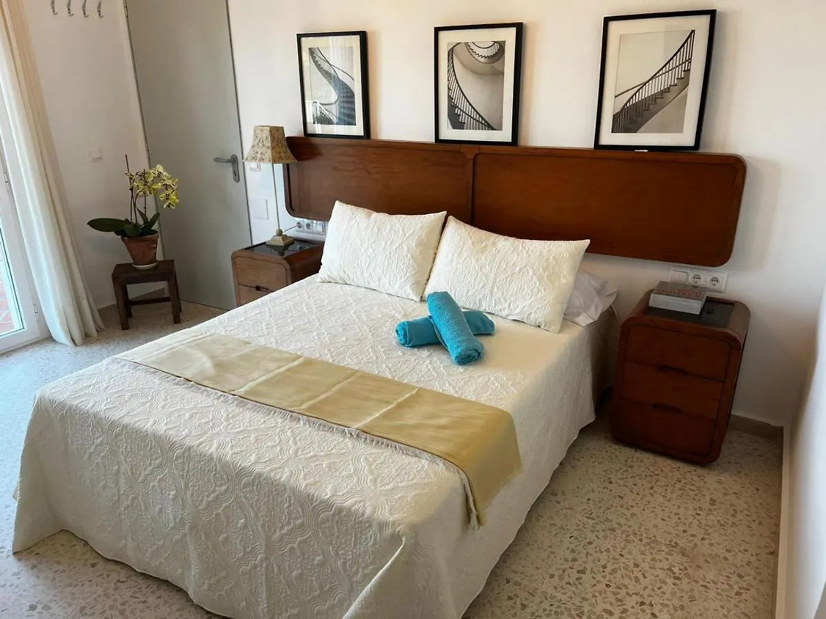 Habitaciones En Casa Miguel Калета-де-Велес Проживание в семье
